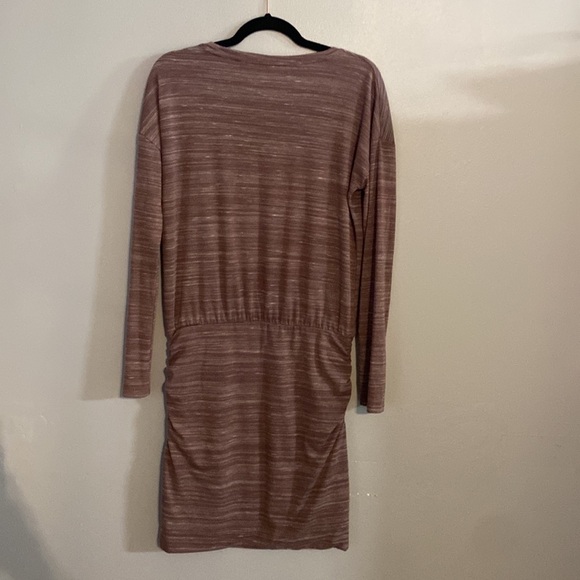 ATHLETA WOMEN'S DUSTY PLUM STRIPED LONG SLEEVE RUCHED SOFT AVENUES DRESS Sz XS - Picture 7 of 7